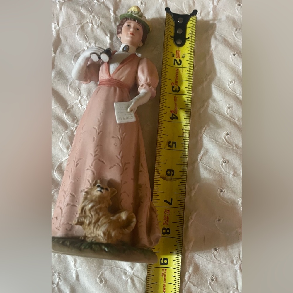 Homco Home Interiors Victorian Lady with Binoculars and Dog #1403 Vintage 8.5 in - Picture 6 of 6